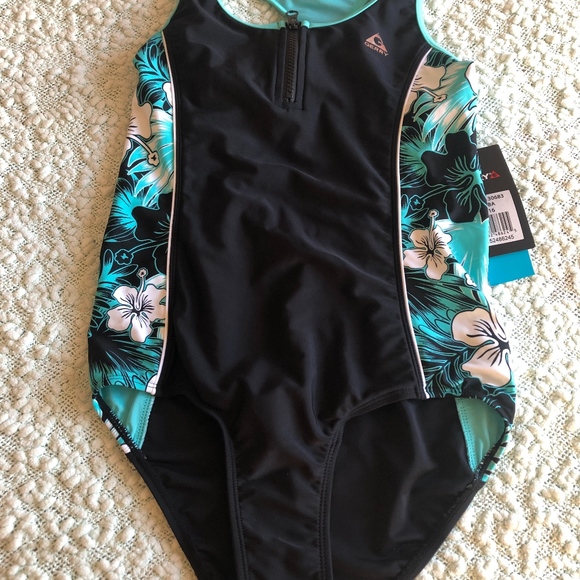 Aqua Swimsuit - Picture 6 of 8